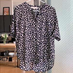 Loft navy patterned scoop hem lined top